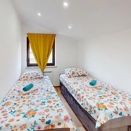With Parking Space Vilanija, - 24656 Lejlighed